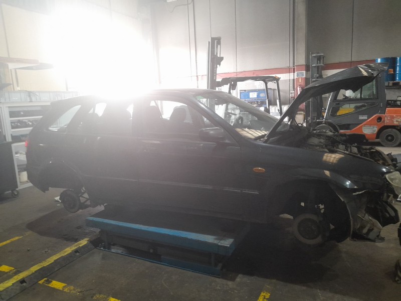 mazda 323 f vi (bj) del año 2002