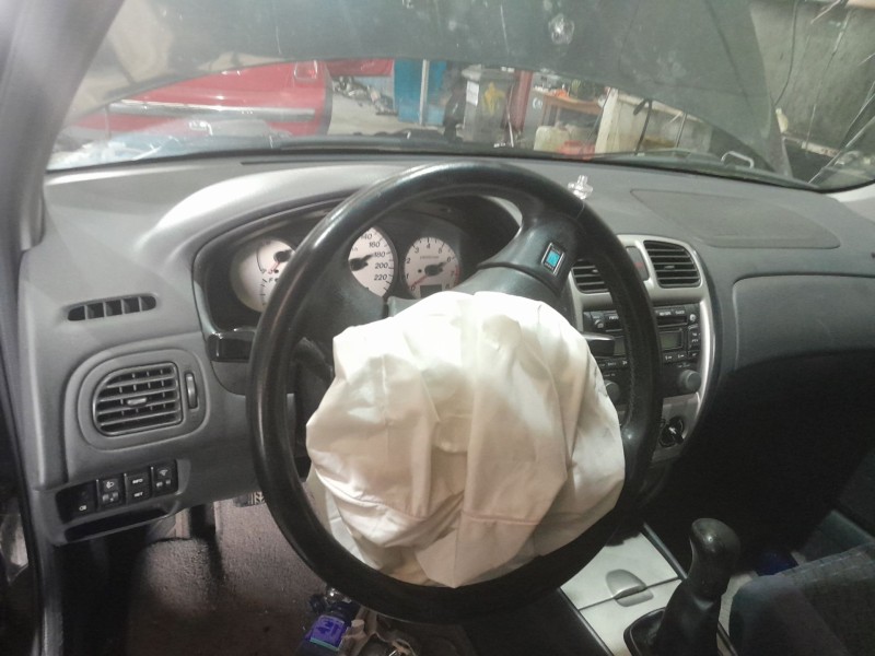 mazda 323 f vi (bj) del año 2002