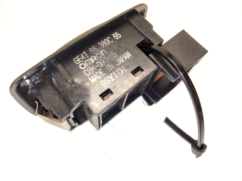 Recambio de mando elevalunas trasero izquierdo para mazda 323 f vi (bj) 1.6 (bj10m) referencia OEM IAM C8HD9765  