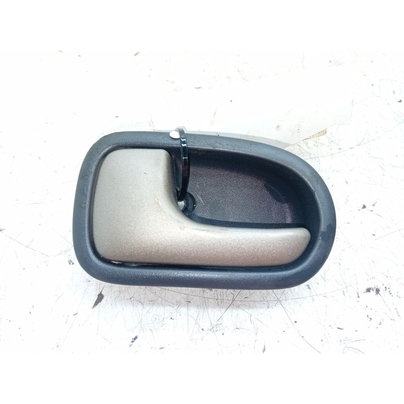 Recambio de maneta interior delantera izquierda para mazda 323 f vi (bj) 1.6 (bj10m) referencia OEM IAM   