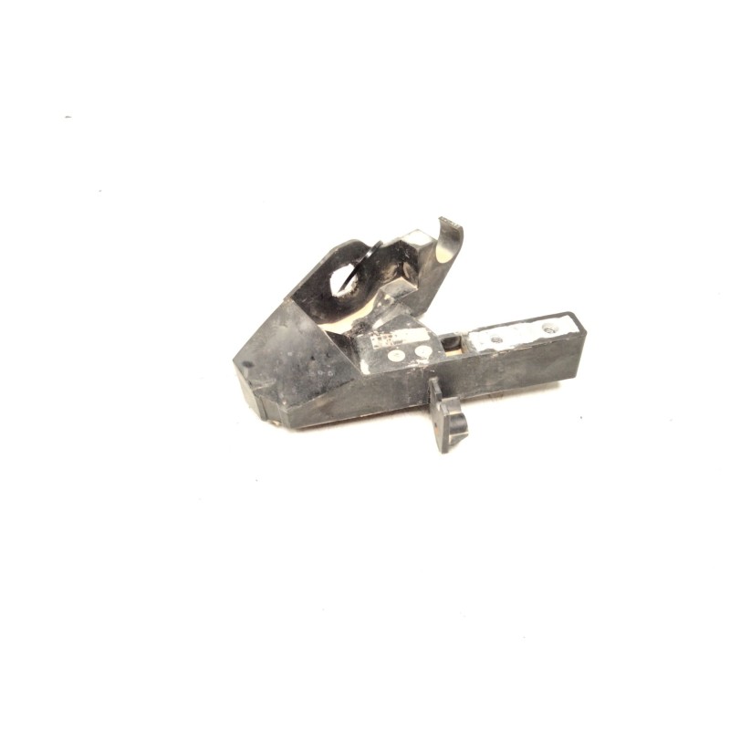 Recambio de soporte faro derecho para mercedes-benz clase c (w205) c 220 bluetec / d (205.002, 205.004) referencia OEM IAM A2056