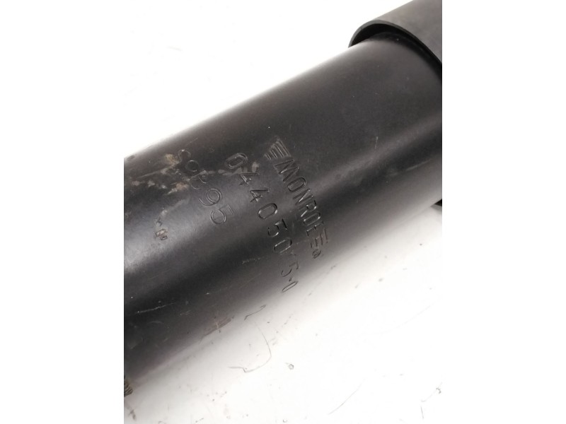 Recambio de amortiguador para nissan terrano ii (r20) 2.4 4wd referencia OEM IAM 04405015-0 S9B952410 MONROE