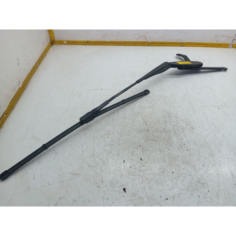 Recambio de brazo limpia delantero derecho para mercedes-benz clase c (w205) c 220 bluetec / d (205.002, 205.004) referencia OEM