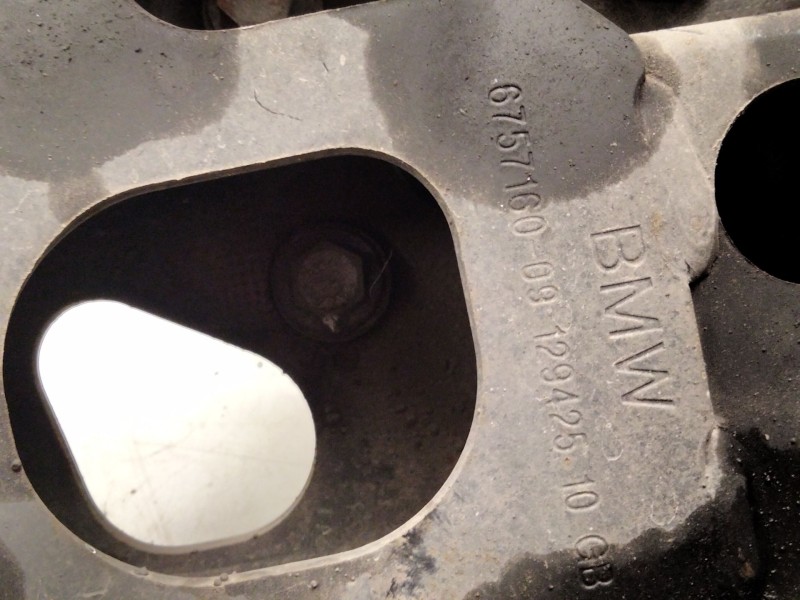 Recambio de mangueta trasera derecha para mini mini (r50, r53) one referencia OEM IAM   