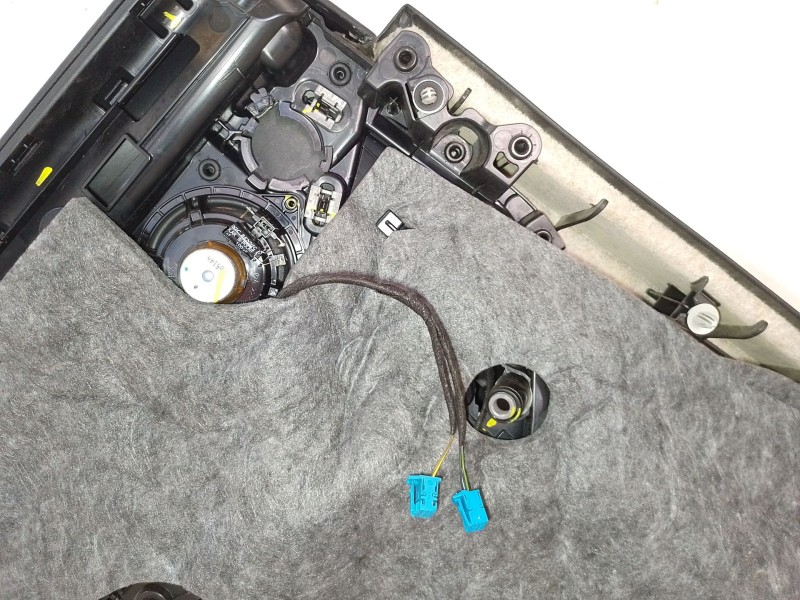 Recambio de guarnecido puerta trasera derecha para mercedes-benz clase c (w205) c 220 bluetec / d (205.002, 205.004) referencia 