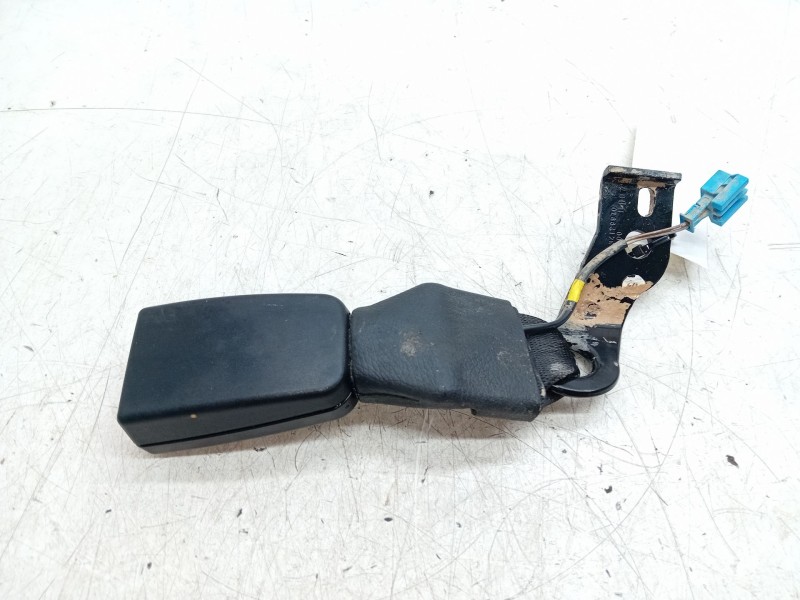 Recambio de enganche cinturon trasero derecho para mercedes-benz clase c (w205) c 220 bluetec / d (205.002, 205.004) referencia 