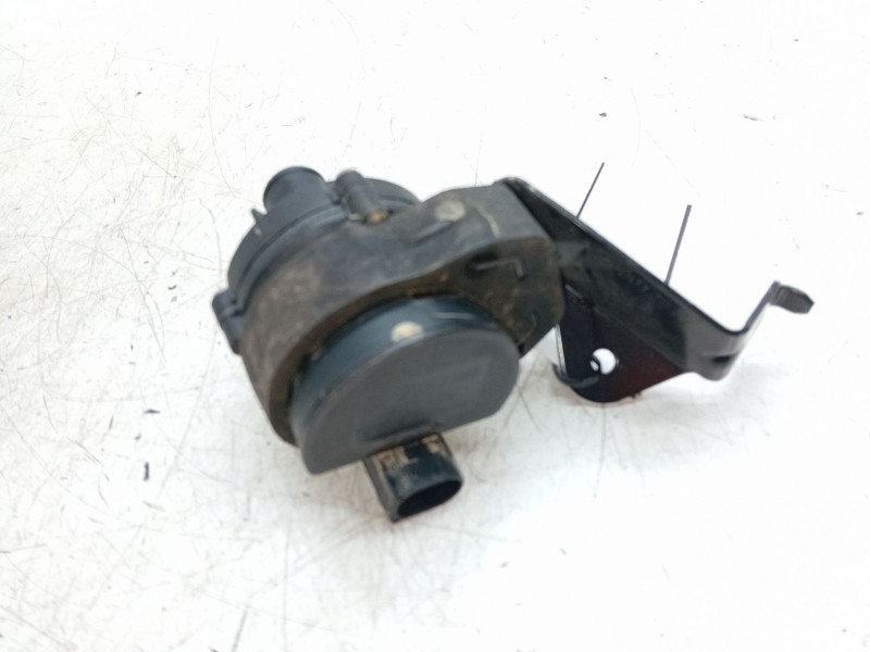 Recambio de motor electrico de agua para mercedes-benz clase c (w205) c 220 bluetec / d (205.002, 205.004) referencia OEM IAM A2
