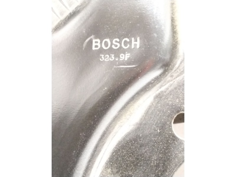 Recambio de kit mordaza para nissan terrano i (wd21) 2.7 td 4wd referencia OEM IAM 323.9F  BOSCH