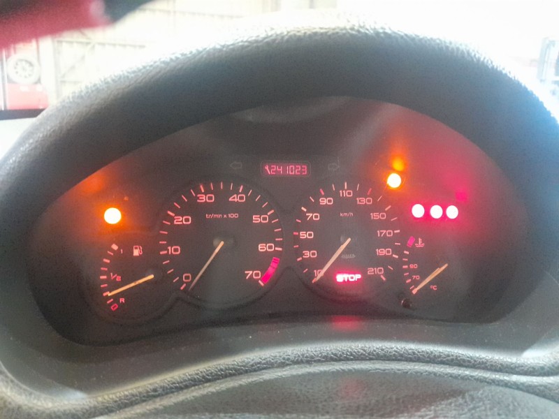 peugeot 206 fastback (2a/c) del año 1998