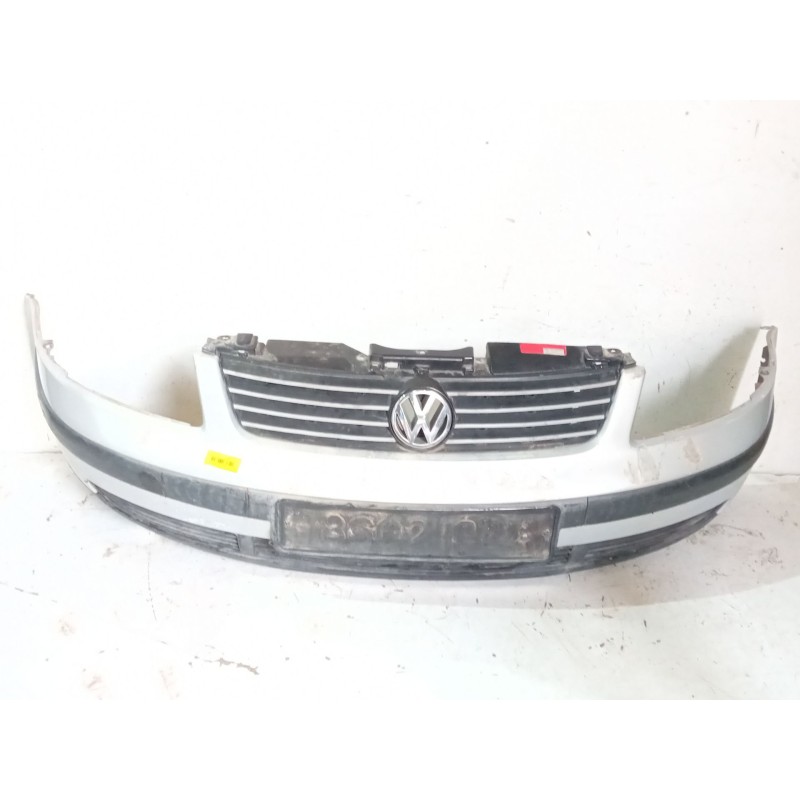 Recambio de paragolpes delantero para volkswagen passat b5 (3b2) 1.9 tdi referencia OEM IAM 3B0805903  