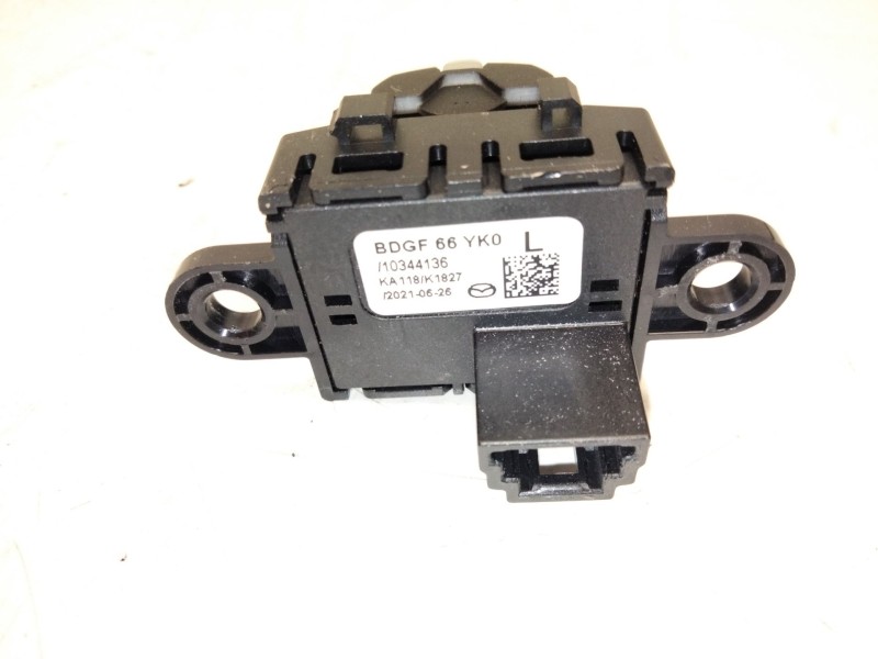 Recambio de mando multifuncion para mazda cx-30 (dm) skyactiv-g m hybrid referencia OEM IAM BFGF66YK0  