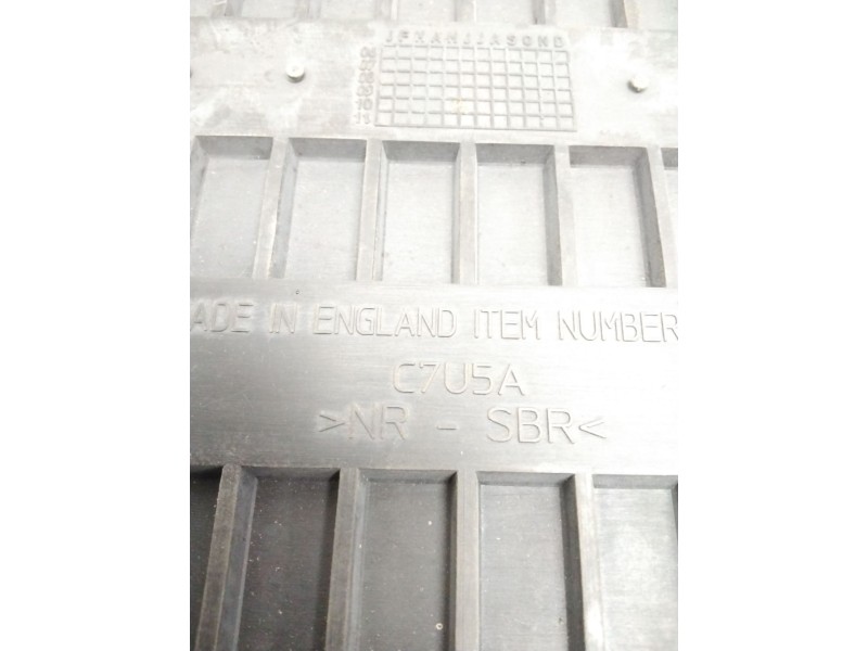 Recambio de alfombra para land rover discovery sport referencia OEM IAM C7U5A  GOMA