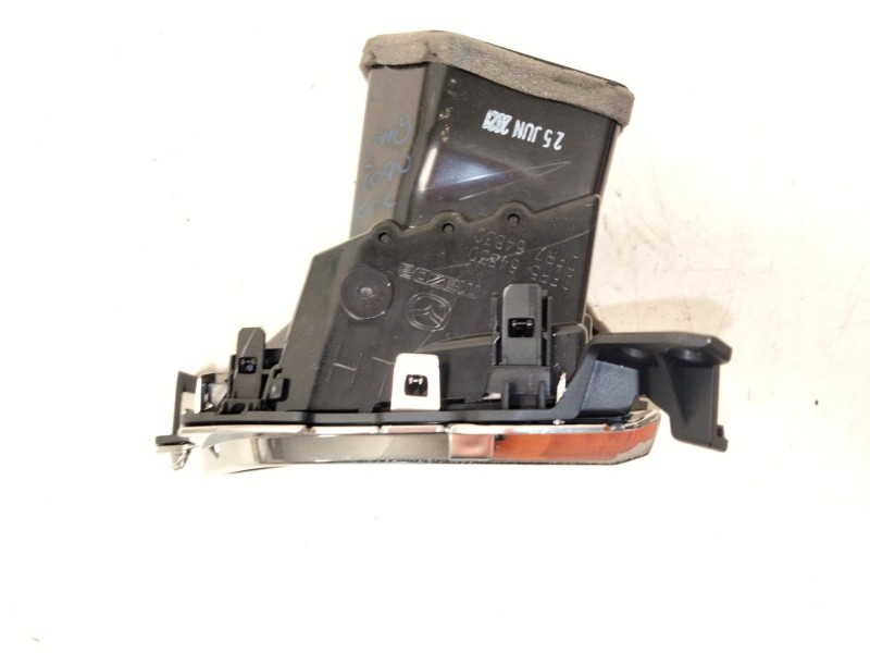 Recambio de aireador izquierdo para mazda cx-30 (dm) skyactiv-g m hybrid referencia OEM IAM DFR564830  