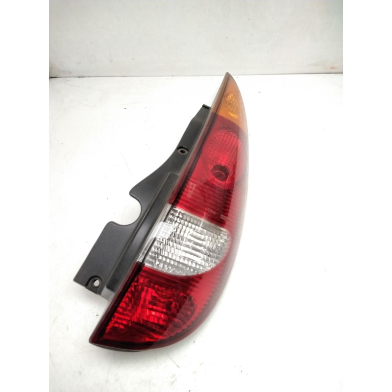 Recambio de piloto trasero derecho para nissan almera tino (v10m) 2.2 dci diesel cat referencia OEM IAM 26554BU200 VALEO 8930404