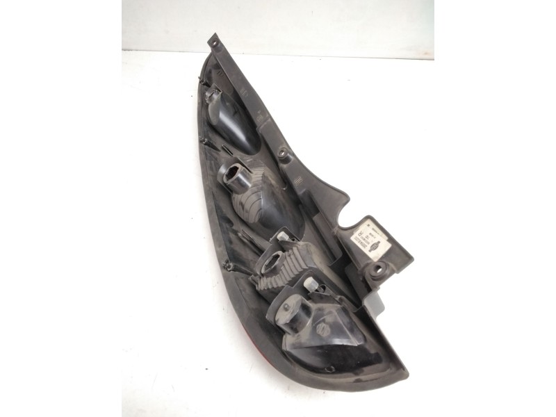 Recambio de piloto trasero derecho para nissan almera tino (v10m) 2.2 dci diesel cat referencia OEM IAM 26554BU200 VALEO 8930404