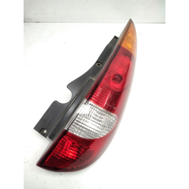 Recambio de piloto trasero derecho para nissan almera tino (v10m) 2.2 dci diesel cat referencia OEM IAM 26554BU200 VALEO 8930404