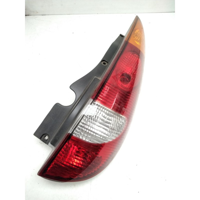 Recambio de piloto trasero derecho para nissan almera tino (v10m) 2.2 dci diesel cat referencia OEM IAM 26554BU200 VALEO 8930404