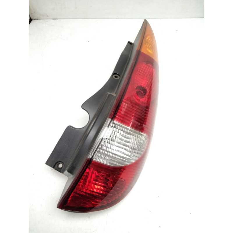 Recambio de piloto trasero derecho para nissan almera tino (v10m) 2.2 dci diesel cat referencia OEM IAM 26554BU200 VALEO 8930404