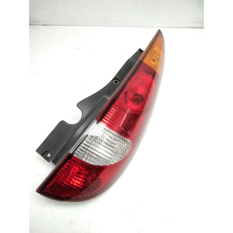 Recambio de piloto trasero derecho para nissan almera tino (v10m) 2.2 dci diesel cat referencia OEM IAM 26554BU200 VALEO 8930404