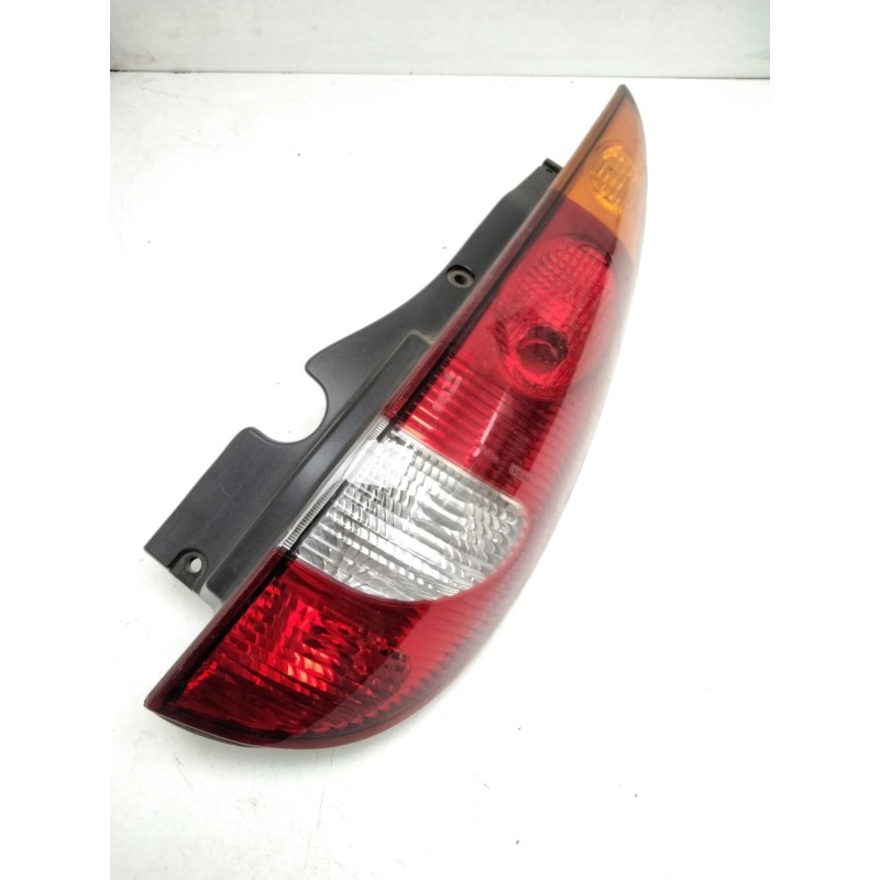 Recambio de piloto trasero derecho para nissan almera tino (v10m) 2.2 dci diesel cat referencia OEM IAM 26554BU200 VALEO 8930404
