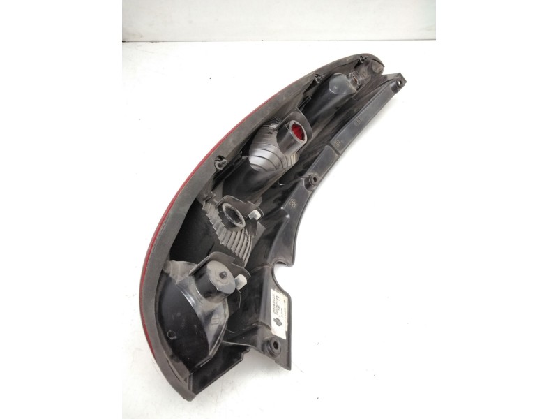Recambio de piloto trasero derecho para nissan almera tino (v10m) 2.2 dci diesel cat referencia OEM IAM 26554BU200 VALEO 8930404