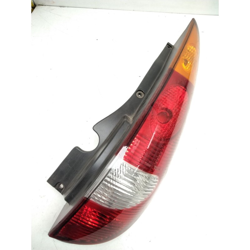 Recambio de piloto trasero derecho para nissan almera tino (v10m) 2.2 dci diesel cat referencia OEM IAM 26554BU200 VALEO 8930404