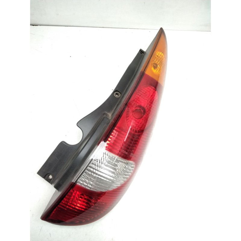 Recambio de piloto trasero derecho para nissan almera tino (v10m) 2.2 dci diesel cat referencia OEM IAM 26554BU200 VALEO 8930404