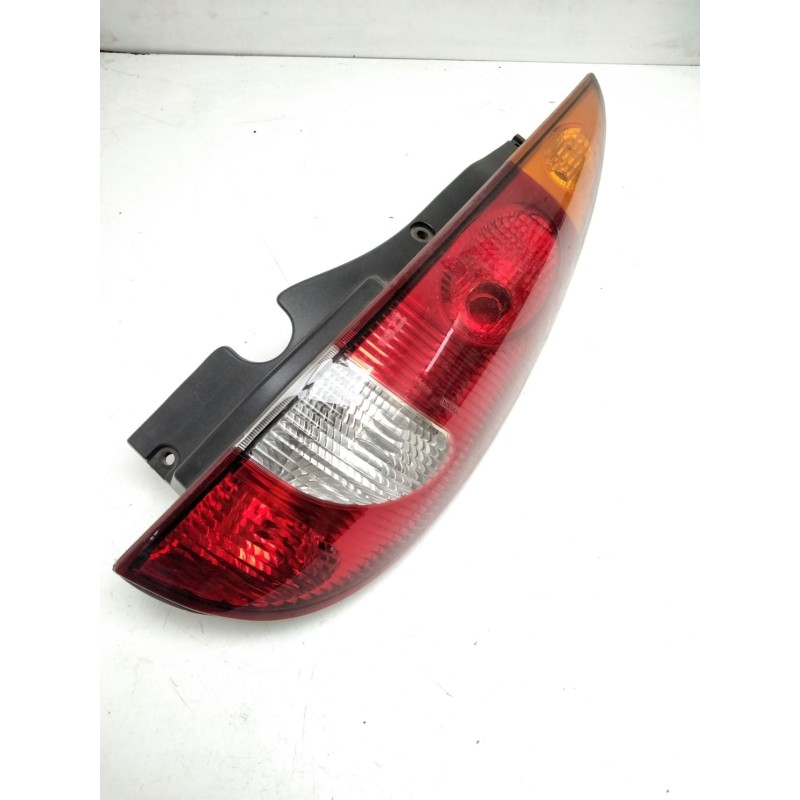 Recambio de piloto trasero derecho para nissan almera tino (v10m) 2.2 dci diesel cat referencia OEM IAM 26554BU200 VALEO 8930404
