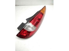 Recambio de piloto trasero derecho para nissan almera tino (v10m) 2.2 dci diesel cat referencia OEM IAM 26554BU200 VALEO 8930404