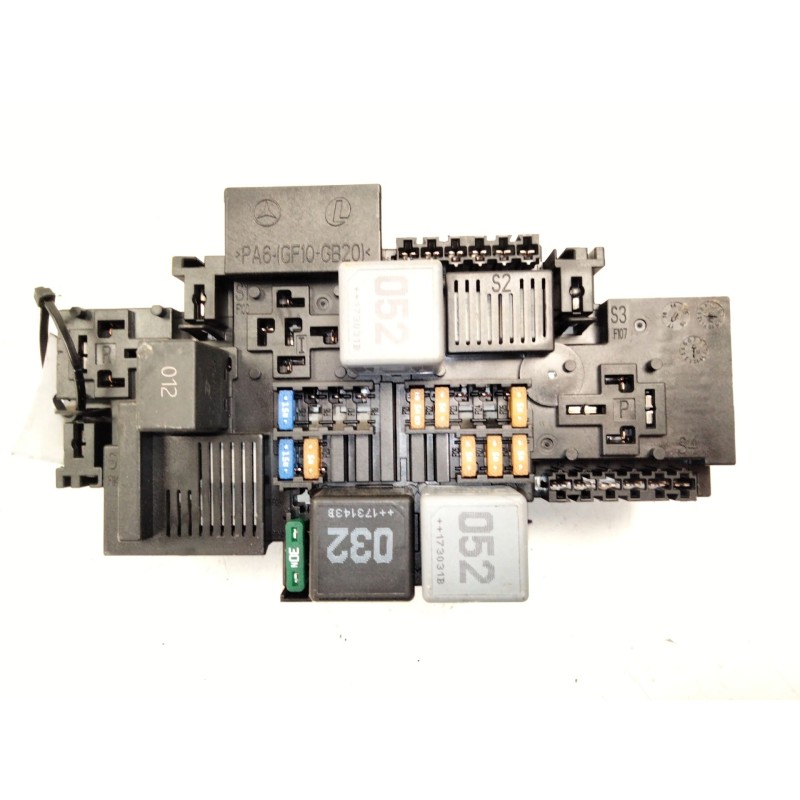 Recambio de caja fusibles para mercedes-benz clase c (w205) c 220 bluetec / d (205.002, 205.004) referencia OEM IAM A2229063202 