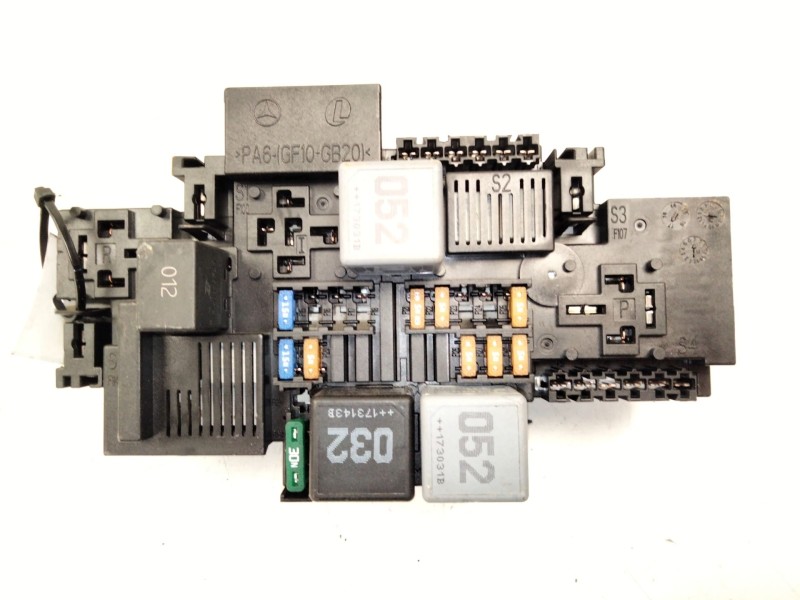 Recambio de caja fusibles para mercedes-benz clase c (w205) c 220 bluetec / d (205.002, 205.004) referencia OEM IAM A2229063202 