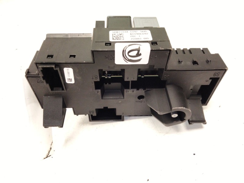 Recambio de caja fusibles para mercedes-benz clase c (w205) c 220 bluetec / d (205.002, 205.004) referencia OEM IAM A2229063202 