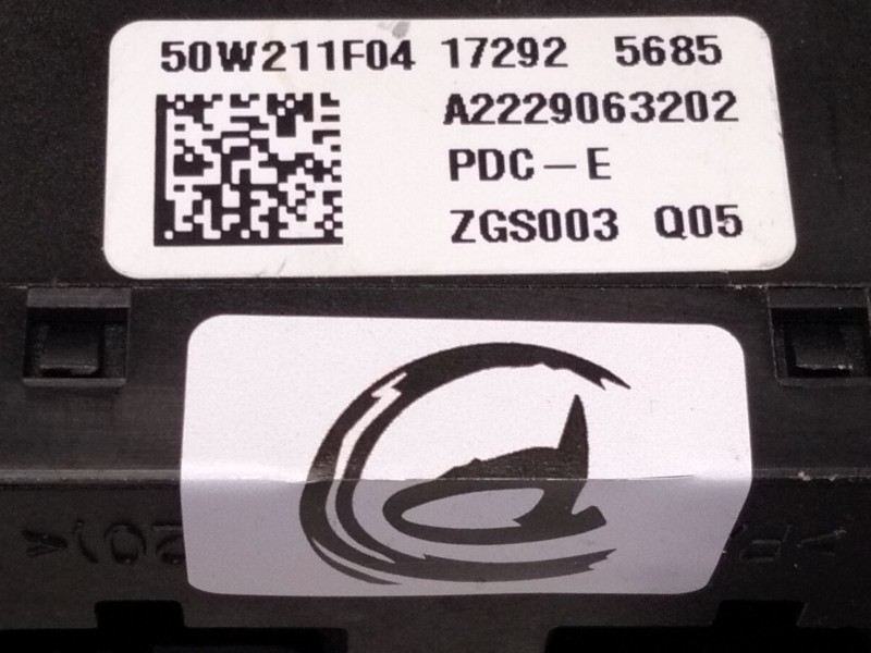 Recambio de caja fusibles para mercedes-benz clase c (w205) c 220 bluetec / d (205.002, 205.004) referencia OEM IAM A2229063202 