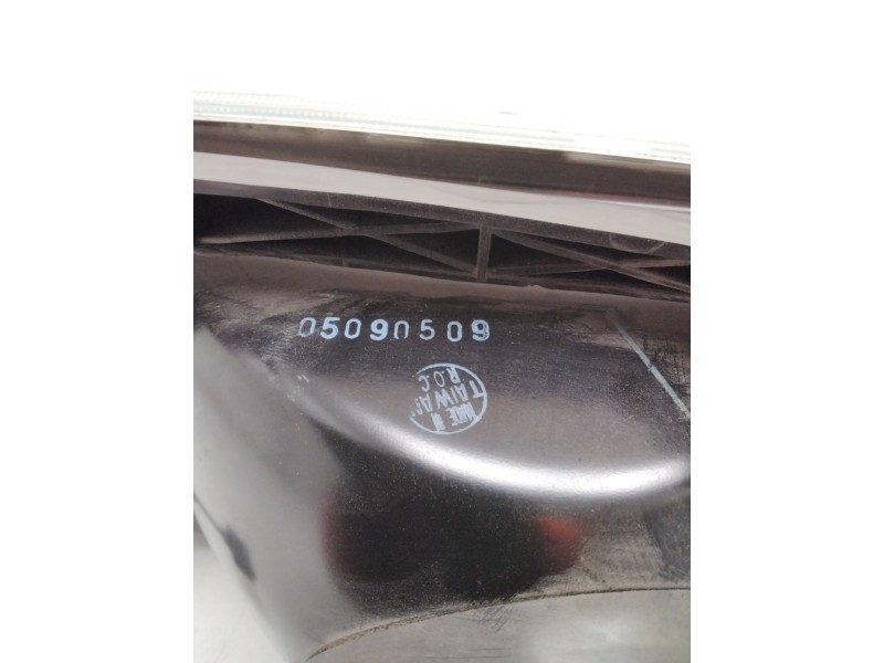 Recambio de faro izquierdo para » otros... premium 370.26 g 6x2 referencia OEM IAM 05090509  38219