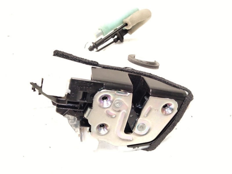 Recambio de cerradura puerta delantera derecha para mazda cx-30 (dm) skyactiv-g m hybrid referencia OEM IAM DFR558310  