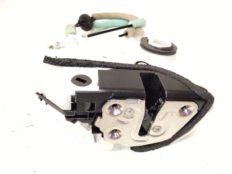 Recambio de cerradura puerta trasera derecha para mazda cx-30 (dm) skyactiv-g m hybrid referencia OEM IAM DFR572310  