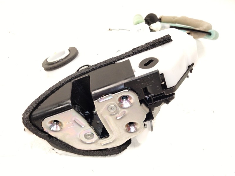 Recambio de cerradura puerta trasera izquierda para mazda cx-30 (dm) skyactiv-g m hybrid referencia OEM IAM DFR573310  