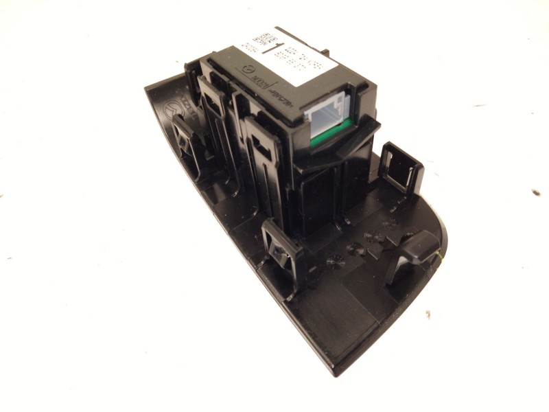 Recambio de mando elevalunas trasero derecho para mazda cx-30 (dm) skyactiv-g m hybrid referencia OEM IAM BDGF66370  