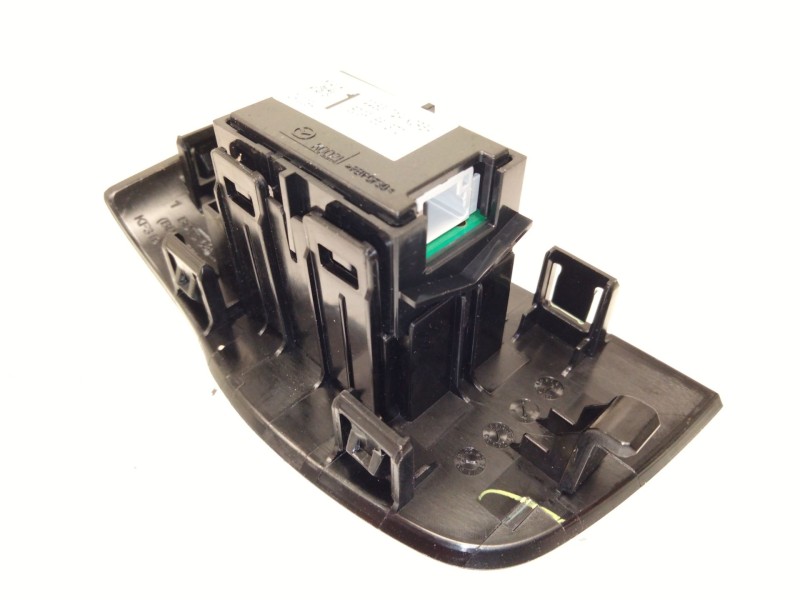 Recambio de mando elevalunas trasero izquierdo para mazda cx-30 (dm) skyactiv-g m hybrid referencia OEM IAM BDGF66370  