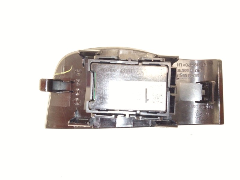 Recambio de mando elevalunas trasero izquierdo para mazda cx-30 (dm) skyactiv-g m hybrid referencia OEM IAM BDGF66370  