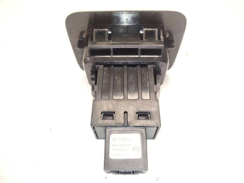 Recambio de interruptor porton para mazda cx-30 (dm) skyactiv-g m hybrid referencia OEM IAM BEMD66660A  