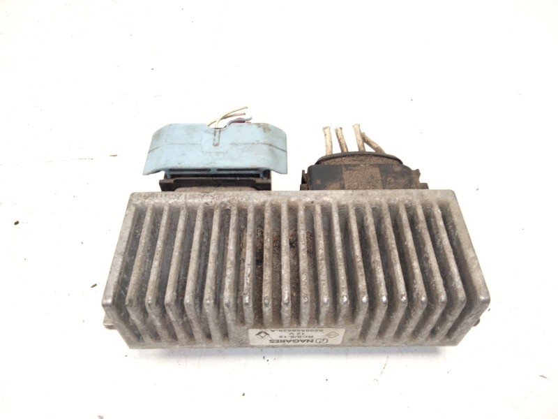 Recambio de caja precalentamiento para opel vivaro b furgón (x82) 1.6 cdti (05) referencia OEM IAM 8200558438  