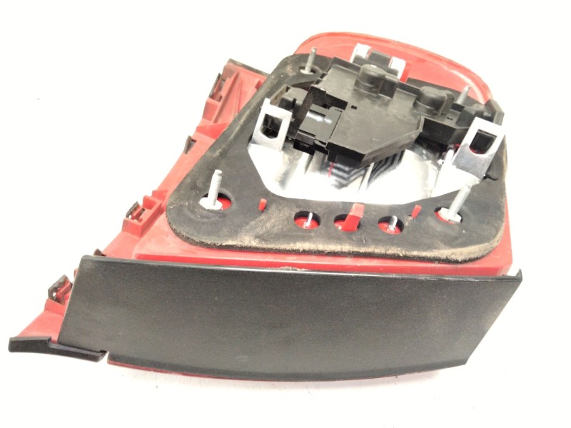 Recambio de piloto trasero derecho para audi a4 b5 (8d2) 1.8 t referencia OEM IAM   