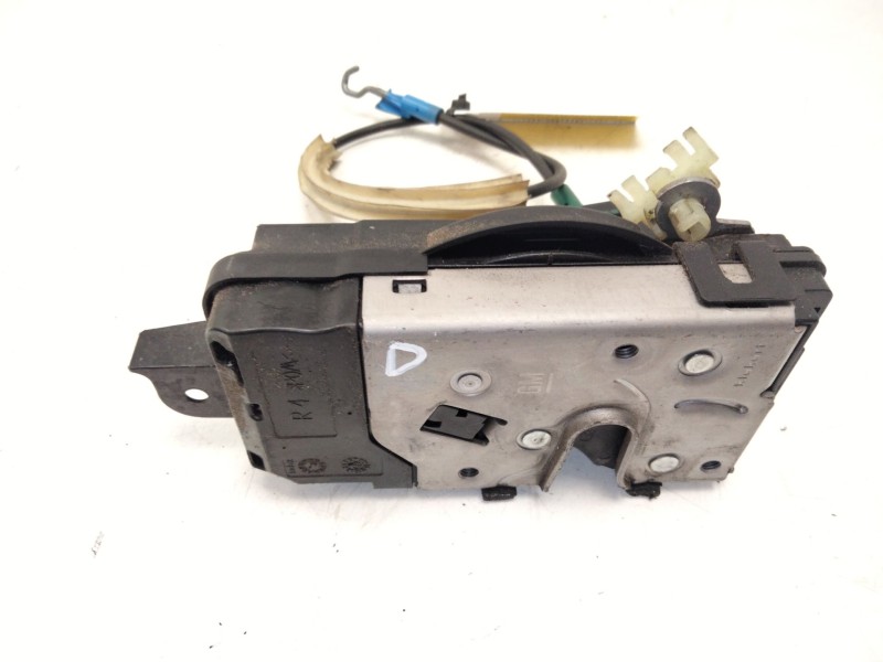 Recambio de cerradura puerta delantera derecha para opel zafira / zafira family b (a05) 1.9 cdti (m75) referencia OEM IAM 132107