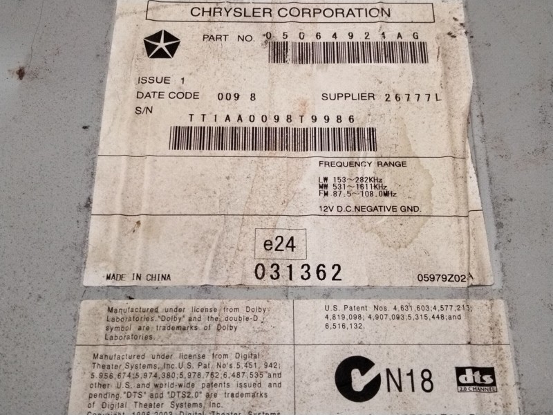 Recambio de sistema audio / radio cd para dodge nitro 2.8 crd referencia OEM IAM 05064924AG  