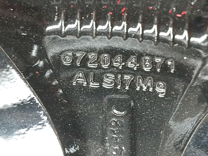 Recambio de llanta aluminio para citroën c4 cactus 1.2 vti 82 referencia OEM IAM 672044871  