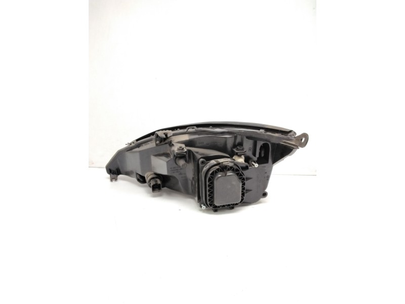 Recambio de faro derecho para ford focus berlina (cap) ghia referencia OEM IAM 084311144R  