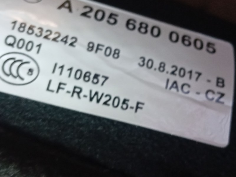 Recambio de bandeja trasera para mercedes-benz clase c (w205) c 220 bluetec / d (205.002, 205.004) referencia OEM IAM A205680060