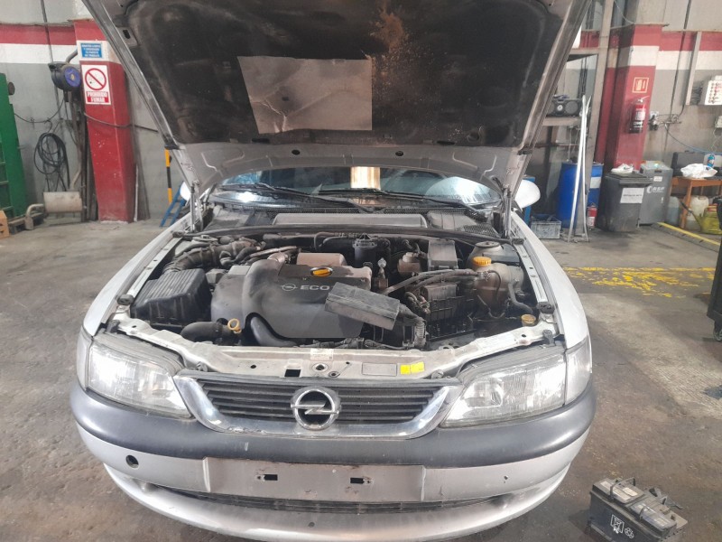 opel vectra b fastback (j96) del año 1998