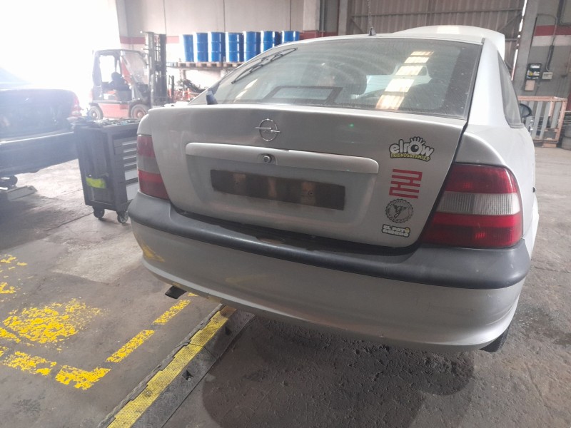 opel vectra b fastback (j96) del año 1998
